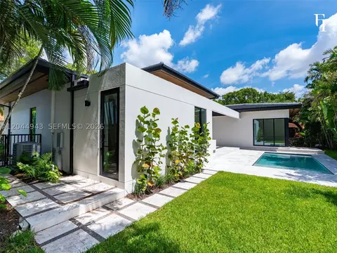 Exterior - 1111 Alberca St, Coral Gables, FL 33134 photo 9 of 11