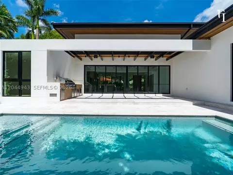 Exterior - 1111 Alberca St, Coral Gables, FL 33134 photo 7 of 11