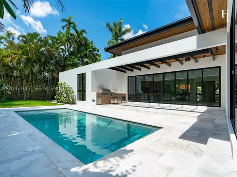 Exterior - 1111 Alberca St, Coral Gables, FL 33134 photo 6 of 11