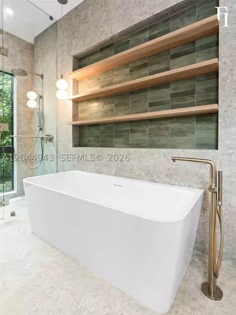 Bath - 1111 Alberca St, Coral Gables, FL 33134 photo 8 of 10