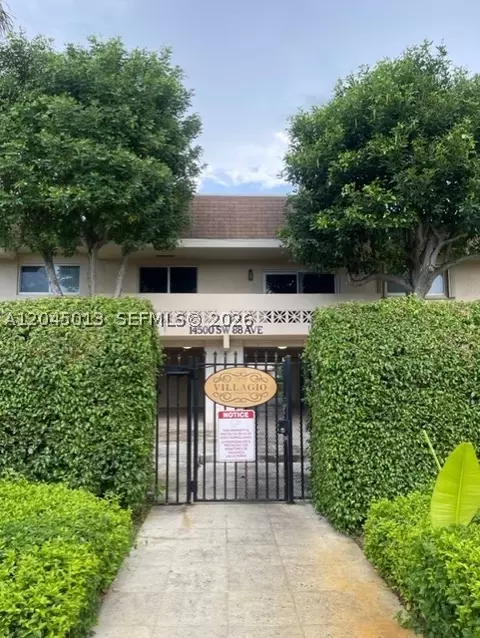 14500 SW 88th Ave #247, Palmetto Bay, FL 33176