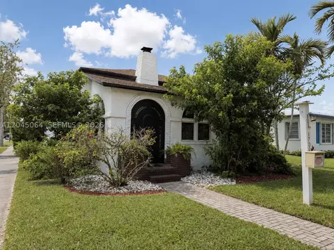 1700 Dewey St, Hollywood, FL 33020
