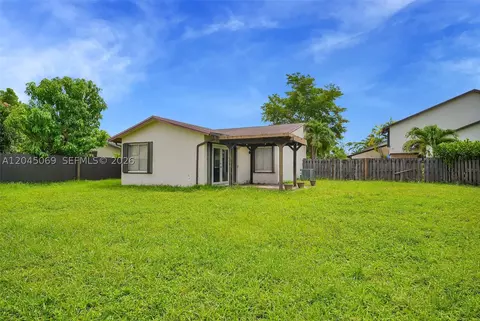 9786 SW 147th Ct, Miami, FL 33196