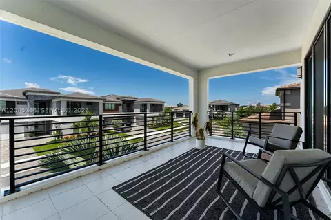 Exterior - 8524 Shoreacres St, Boca Raton, FL 33434 photo 4 of 6
