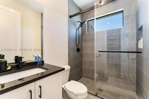 Bath - 8524 Shoreacres St, Boca Raton, FL 33434 photo 6 of 9