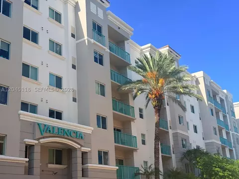 6001 SW 70th St #355, South Miami, FL 33143