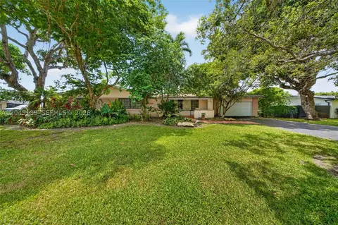 8340 SW 151st St, Palmetto Bay, FL 33158