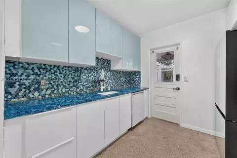 1805 N Dixie Hwy, Fort Lauderdale, FL 33305