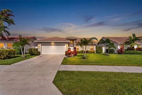 4461 NW 20th Ave, Oakland Park, FL 33309