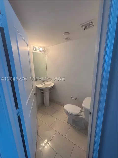 480 NE 30th St #1004, Miami, FL 33137
