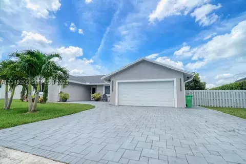 15810 N Wind Cir, Sunrise, FL 33326