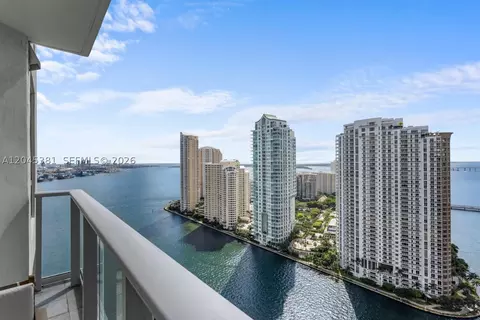300 S Biscayne Blvd #T-2806, Miami, FL 33131