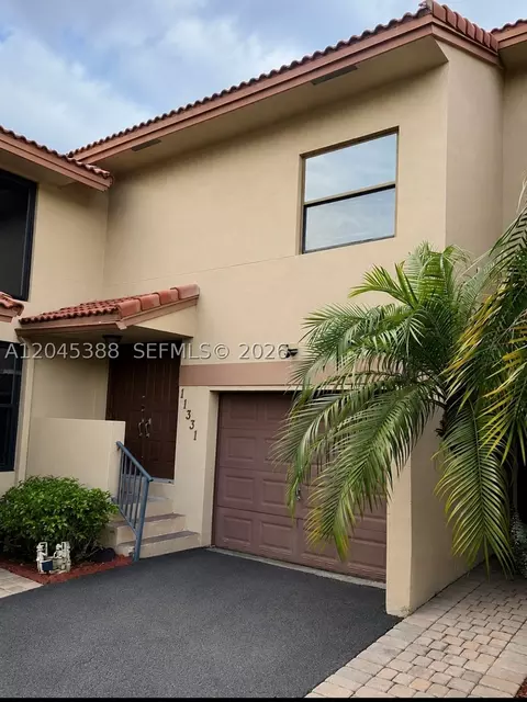 11331 SW 9th Ct, Pembroke Pines, FL 33025