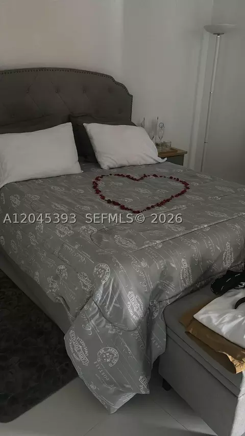 109 Lake Emerald Dr #105, Oakland Park, FL 33309