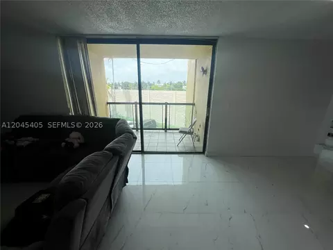 11750 SW 18th St #319-1, Miami, FL 33175