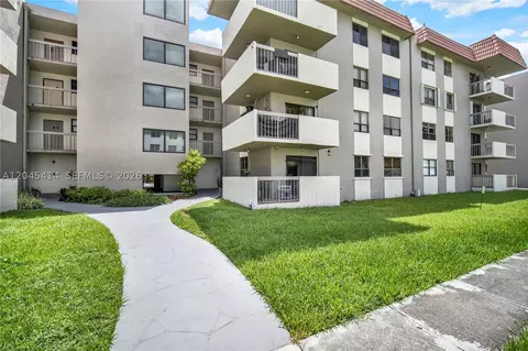 1101 SW 122nd Ave #205, Miami, FL 33184