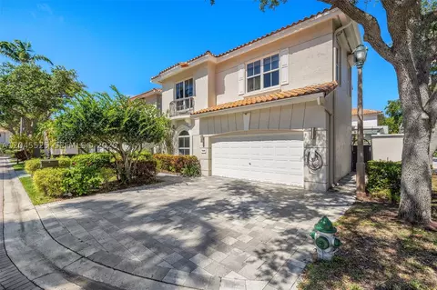 1549 Shoreline Way, Hollywood, FL 33019