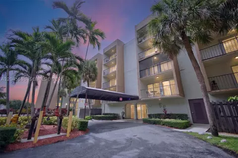 14250 SW 62nd St #312, Miami, FL 33183