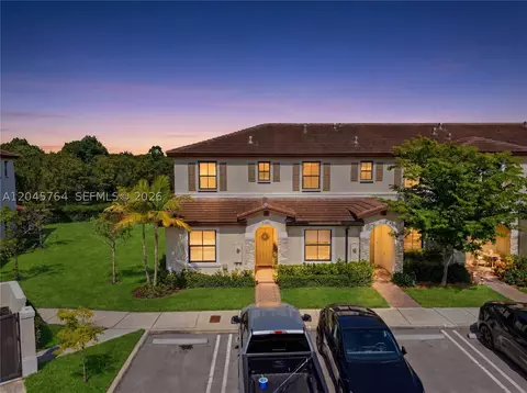 23101 SW 99th Ave, Cutler Bay, FL 33190