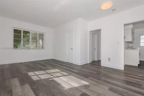 8340 Crespi Blvd #20, Miami Beach, FL 33141