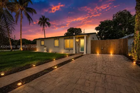 1300 N 70th Ter, Hollywood, FL 33024