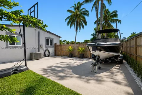 1300 N 70th Ter, Hollywood, FL 33024