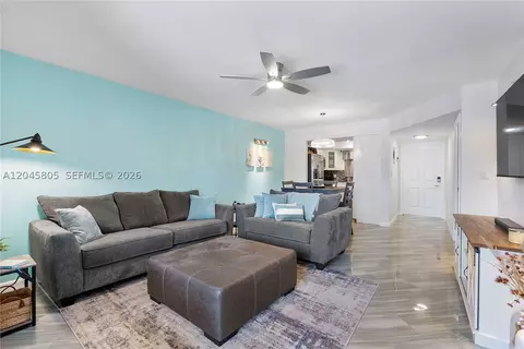 610 Tennis Club Dr #104, Fort Lauderdale, FL 33311