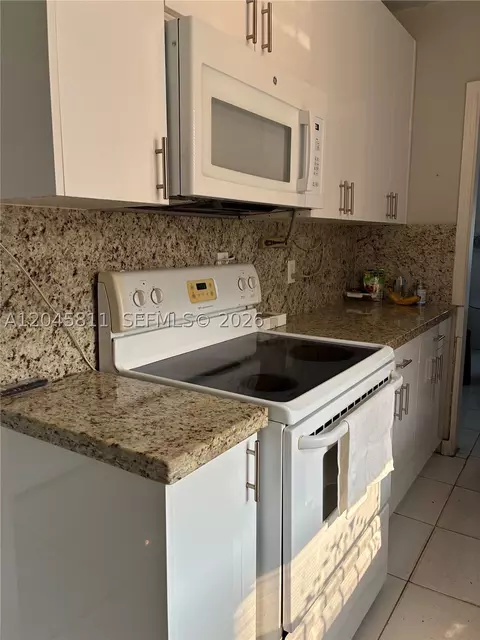 1445 NE 174th St, North Miami Beach, FL 33162