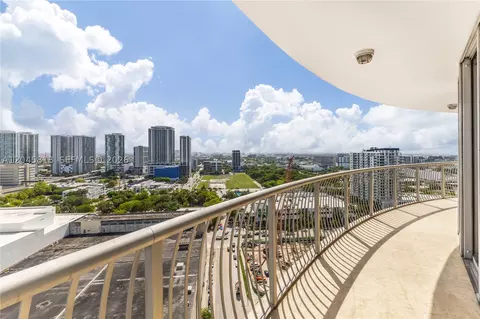 1750 N Bayshore Dr #2414, Miami, FL 33132
