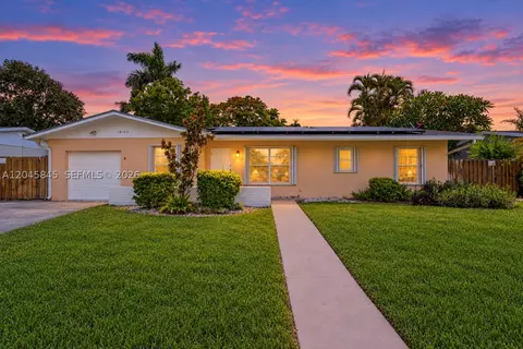 18103 SW 93rd Ave, Palmetto Bay, FL 33157