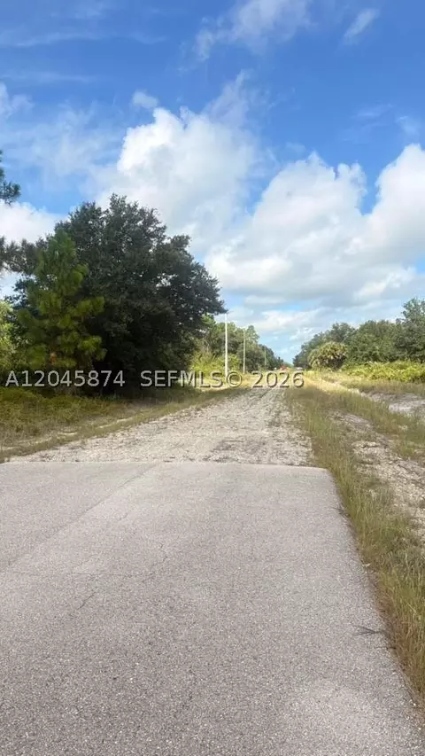 2517 54th St W, Lehigh Acres, FL 33971