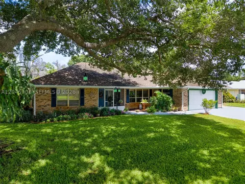 465 11th Ave, Vero Beach, FL 32962