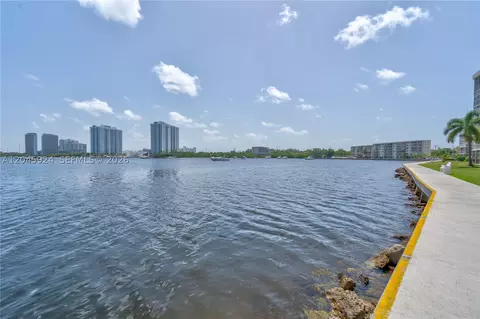 3000 Marcos Dr #P612, Aventura, FL 33160