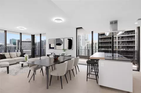 1000 Brickell Plz #4015, Miami, FL 33131