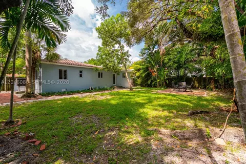 Exterior - 2215 Tequesta Ln, Miami, FL 33133 photo 3 of 5