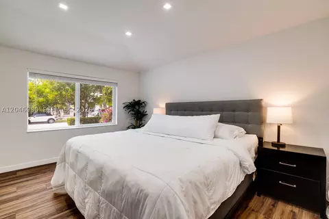 Bedroom - 2215 Tequesta Ln, Miami, FL 33133 photo 1 of 2