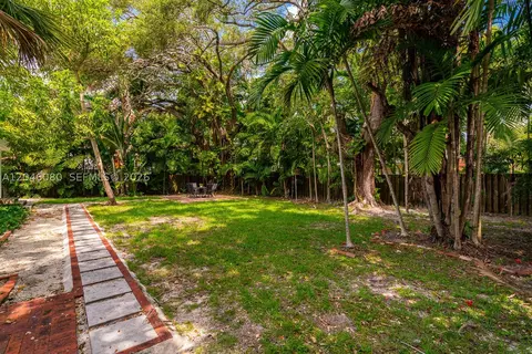 Exterior - 2215 Tequesta Ln, Miami, FL 33133 photo 5 of 5