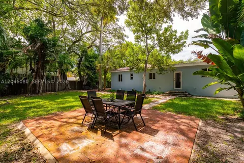 Exterior - 2215 Tequesta Ln, Miami, FL 33133 photo 2 of 5