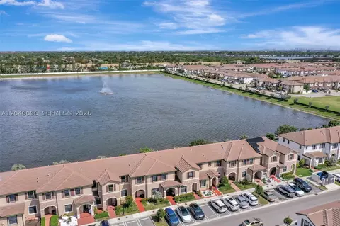 View/Area - 11295 W 34th Way, Hialeah, FL 33018 photo 8 of 18