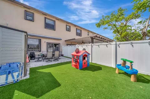 Exterior - 11295 W 34th Way, Hialeah, FL 33018 photo 7 of 11