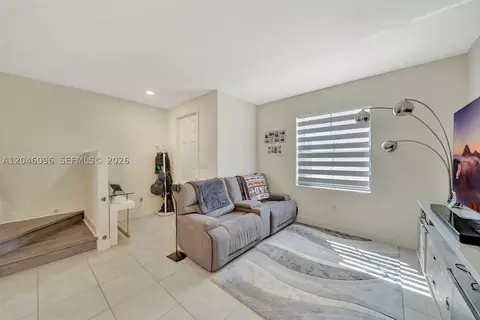 Entry Way - 11295 W 34th Way, Hialeah, FL 33018 photo 2 of 4