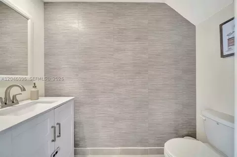 Bath - 11295 W 34th Way, Hialeah, FL 33018 photo 1 of 2