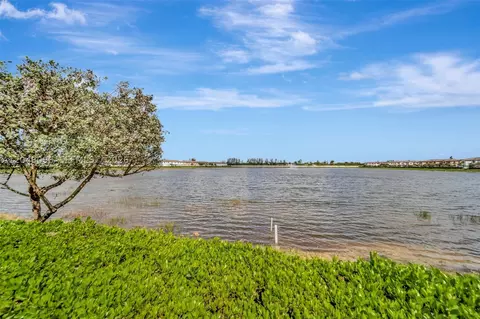 View/Area - 11295 W 34th Way, Hialeah, FL 33018 photo 4 of 18