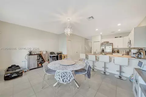 Dining - 11295 W 34th Way, Hialeah, FL 33018 photo 2 of 3