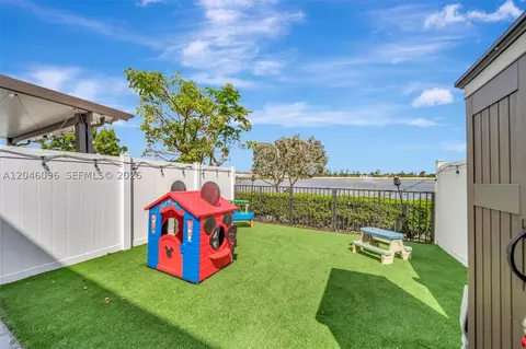 Exterior - 11295 W 34th Way, Hialeah, FL 33018 photo 6 of 11