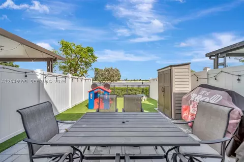 Exterior - 11295 W 34th Way, Hialeah, FL 33018 photo 5 of 11
