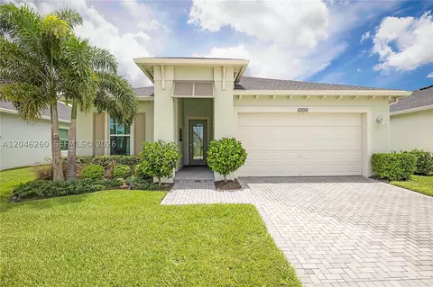 1000 SE Crosswood Way, Port Saint Lucie, FL 34984