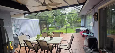 4205 NW 52nd Ave, Lauderdale Lakes, FL 33319