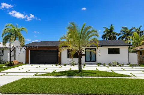 5207 Roosevelt St, Hollywood, FL 33021