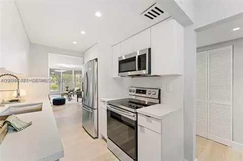 3141 NW 47th Ter #121, Lauderdale Lakes, FL 33319